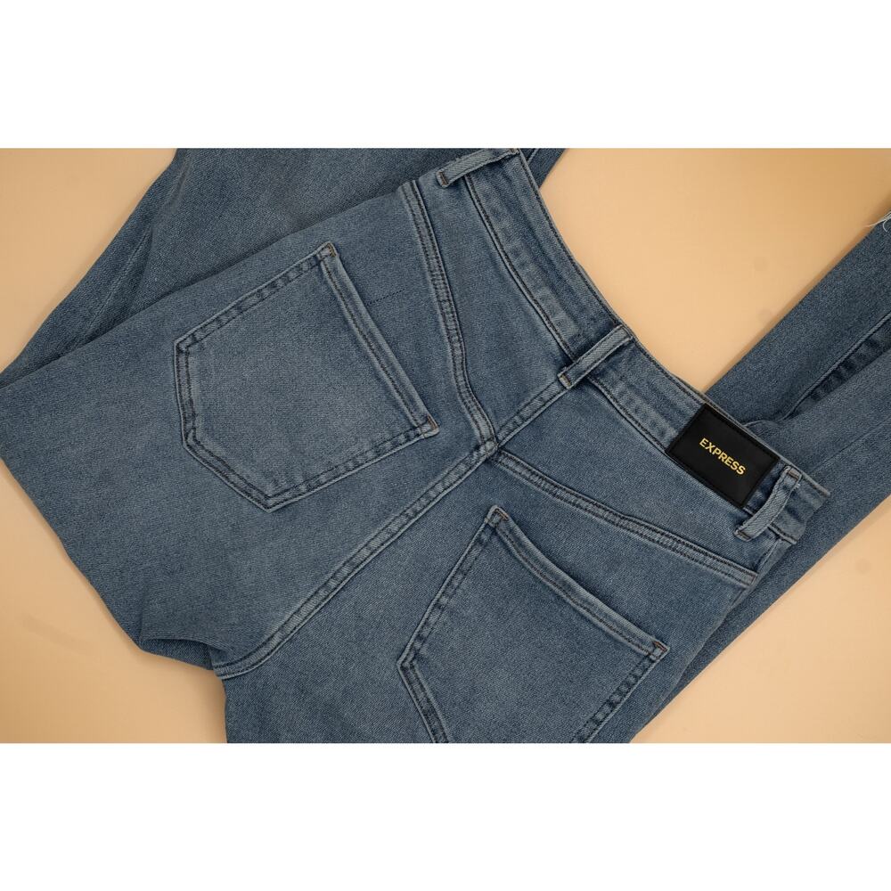 Express Curvy Modern Straight Super High Rise Jeans Light Wash Raw Hem Size 2R - Picture 6 of 8